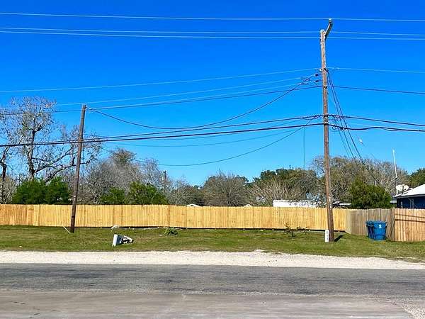 0.09 Acres of Mixed-Use Land for Sale in Rockport, Texas