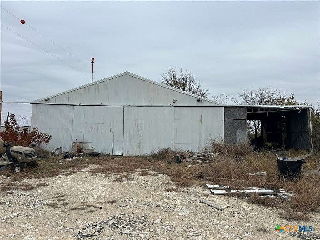 6.55 Acres of Improved Mixed-Use Land for Sale in Gatesville, Texas