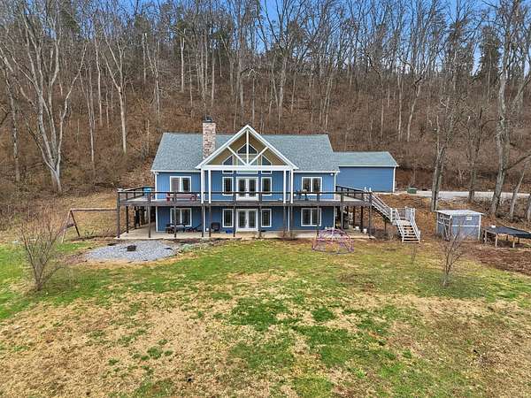 27.7 Acres of Land with Home for Sale in Frankfort, Kentucky