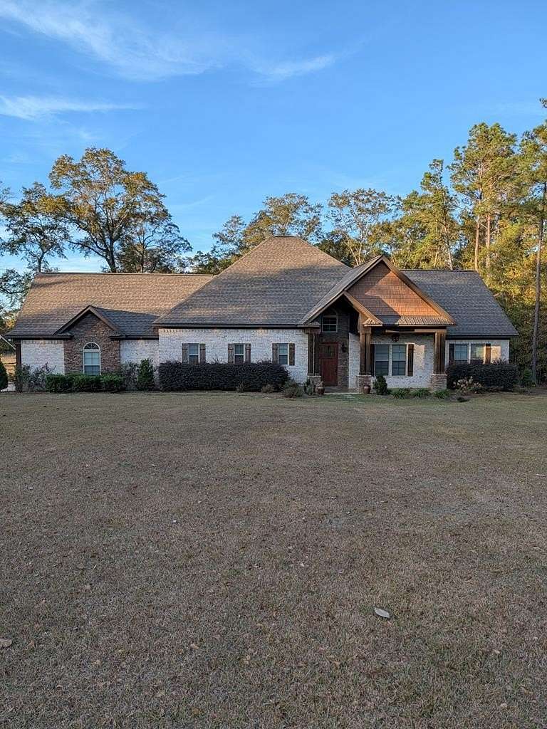 14 Acres of Land with Home for Sale in Dothan, Alabama