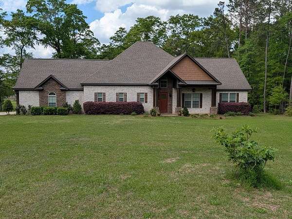 14 Acres of Land with Home for Sale in Dothan, Alabama