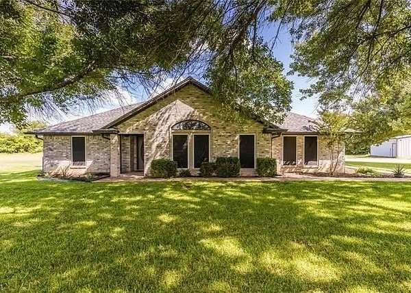2 Acres of Residential Land with Home for Sale in Moody, Texas