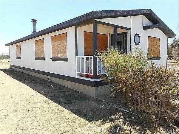 2.5 Acres of Residential Land with Home for Sale in Edwards, California