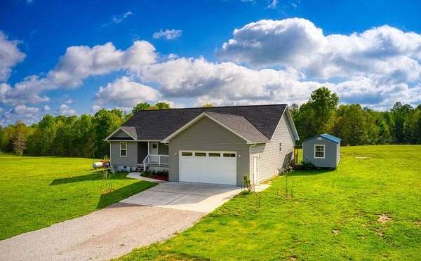 1.72 Acres of Residential Land with Home for Sale in Jamestown, Tennessee