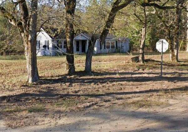 2 Acres of Residential Land with Home for Sale in Barnwell, South Carolina