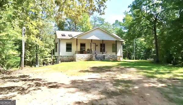 6 Acres of Residential Land with Home for Sale in Hartwell, Georgia