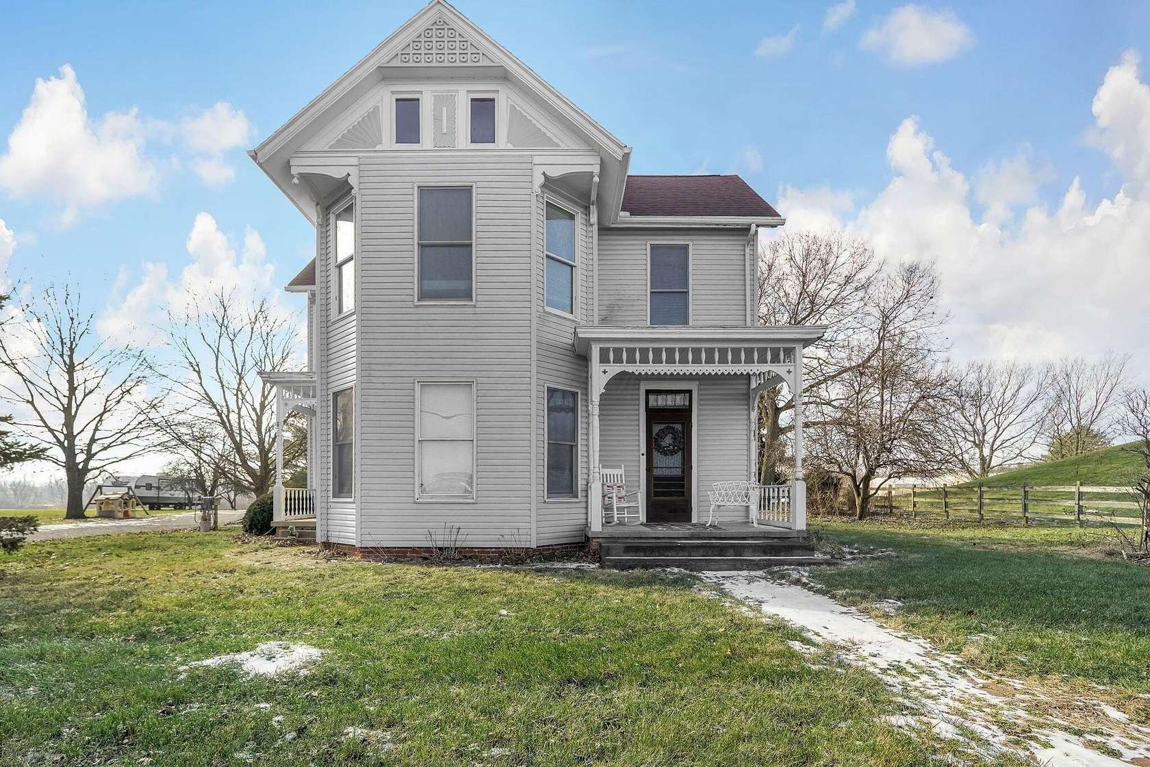 2.6 Acres of Residential Land with Home for Sale in Frankfort, Ohio