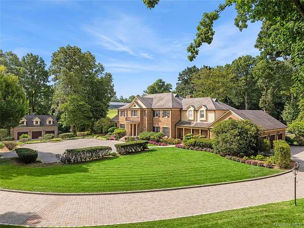 4.86 Acres of Residential Land with Home for Sale in Locust Valley, New York