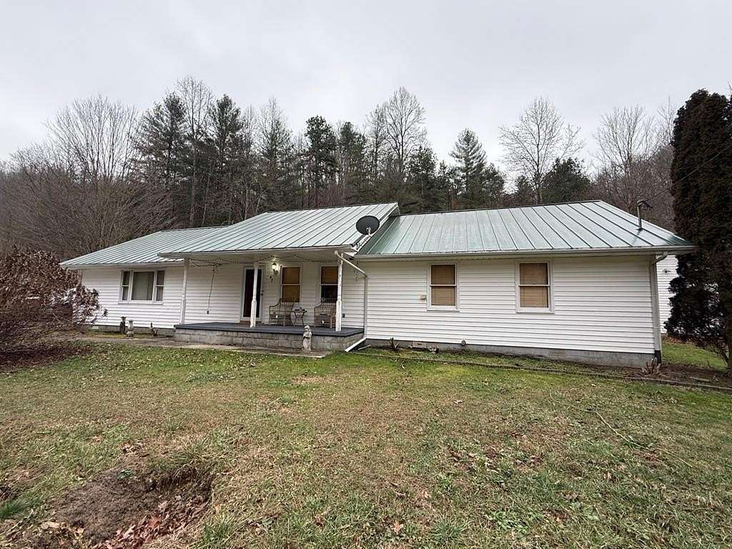 17 Acres of Recreational Land with Home for Sale in Oil Springs, Kentucky