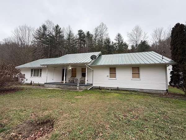 17 Acres of Recreational Land with Home for Sale in Oil Springs, Kentucky