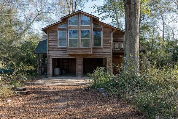 4.54 Acres of Residential Land with Home for Sale in Gonzales, Louisiana