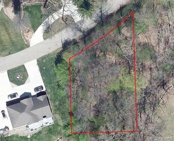 0.32 Acres of Residential Land for Sale in Bloomfield, Michigan