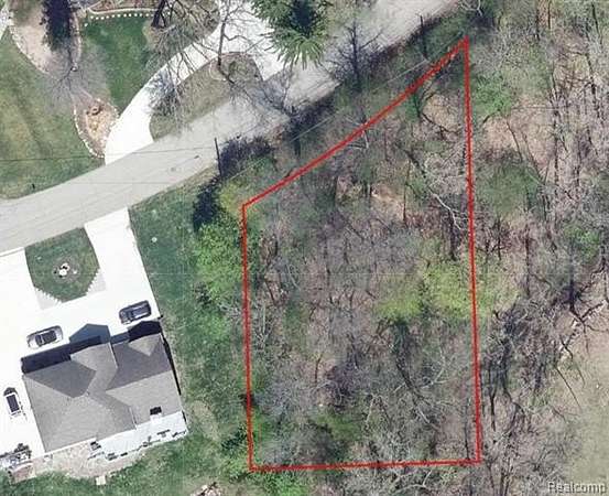 0.32 Acres of Residential Land for Sale in Bloomfield, Michigan