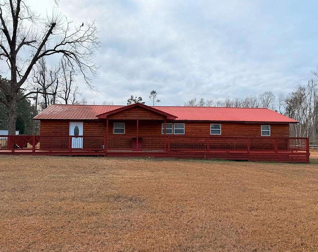 19.2 Acres of Land with Home for Sale in Hazlehurst, Georgia