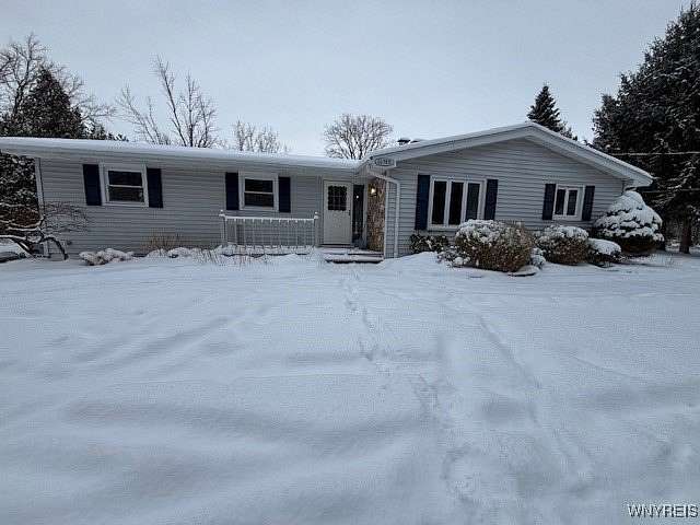 4.9 Acres of Residential Land with Home for Sale in Holley, New York