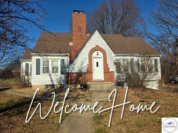 7.6 Acres of Residential Land with Home for Sale in Urich, Missouri