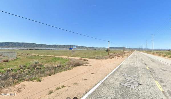 4 Acres of Land for Sale in Del Sur, California