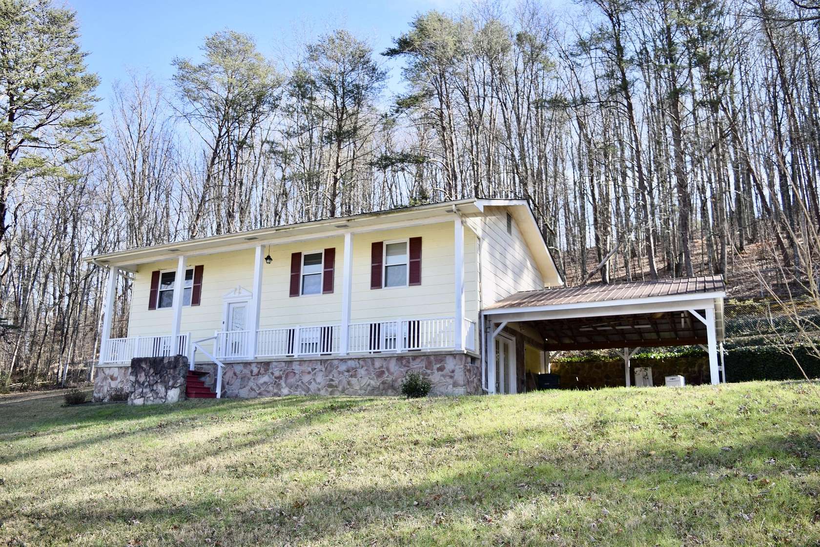 2.6 Acres of Residential Land with Home for Sale in Chattanooga, Tennessee