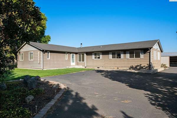 3.2 Acres of Residential Land with Home for Sale in Prosser, Washington