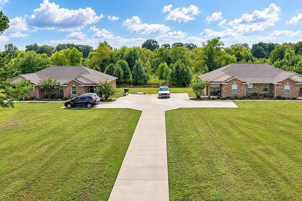 14.8 Acres of Improved Mixed-Use Land for Sale in Lawrenceburg, Tennessee
