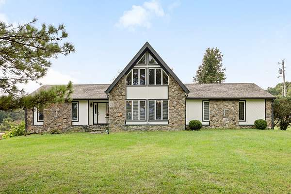 5 Acres of Residential Land with Home for Lease in Thompson's Station, Tennessee