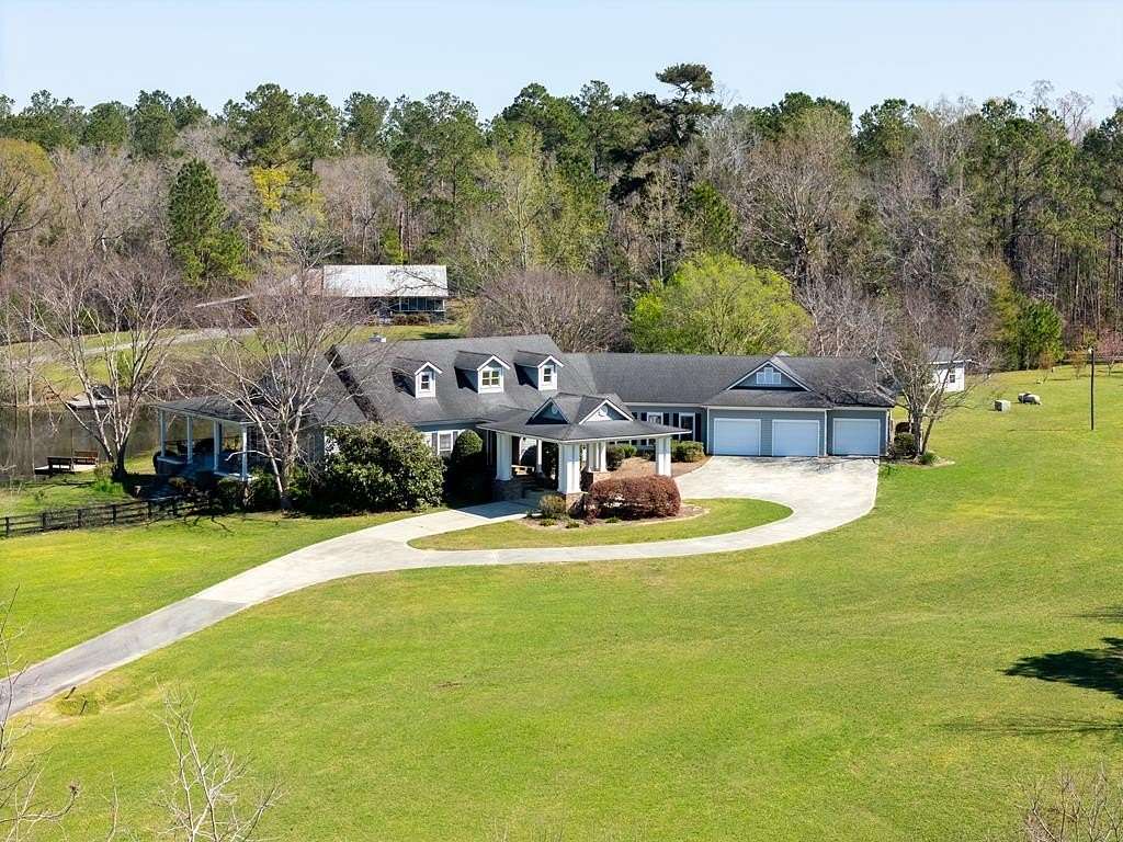 25.3 Acres of Land with Home for Sale in Hahira, Georgia