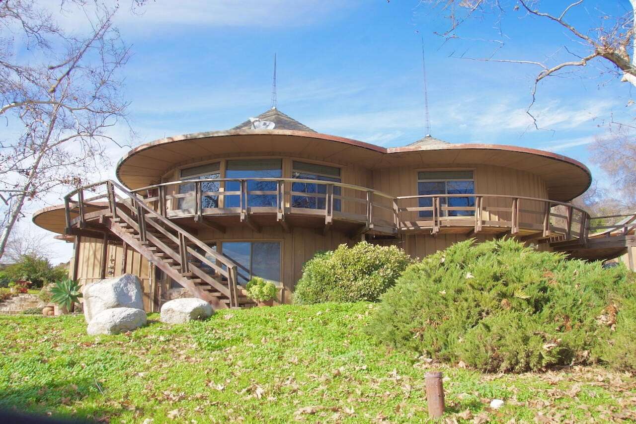 200 Acres of Agricultural Land with Home for Sale in Porterville, California