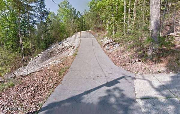 7 Acres of Residential Land for Sale in Clinton, Tennessee