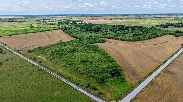 20 Acres of Recreational Land & Farm for Sale in Newcastle, Texas