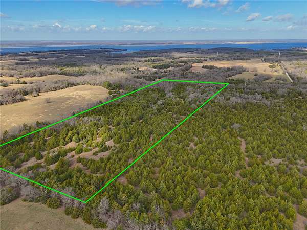 23 Acres of Recreational & Residential Land for Sale in Windom, Texas