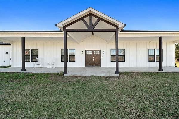 1.68 Acres of Residential Land with Home for Sale in Corsicana, Texas