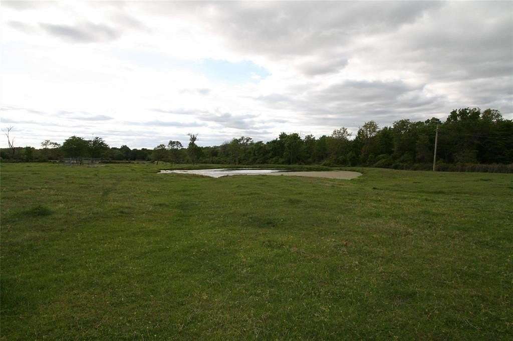 10 Acres of Residential Land for Sale in Van, Texas