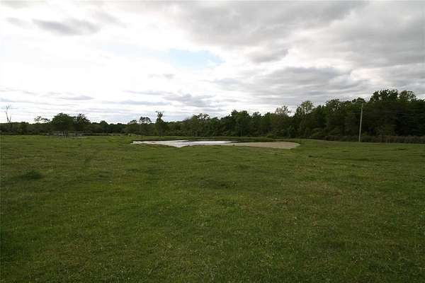 10 Acres of Residential Land for Sale in Van, Texas