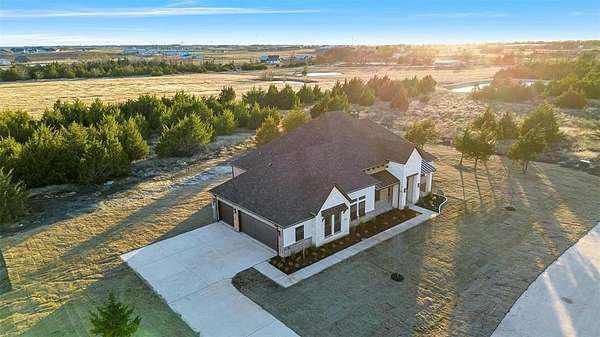 1.5 Acres of Residential Land with Home for Sale in Nevada, Texas