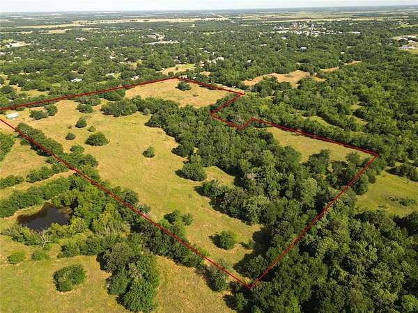 27 Acres of Recreational Land & Farm for Sale in Wolfe City, Texas