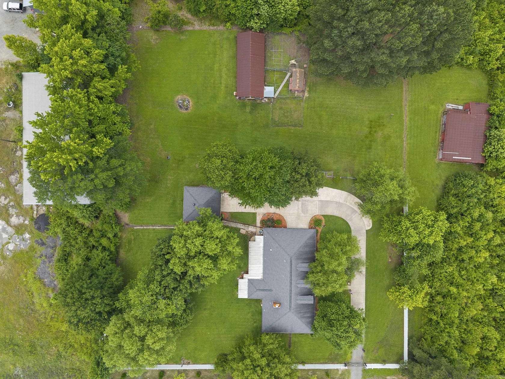 1.57 Acres of Improved Mixed-Use Land for Sale in Greenbrier, Arkansas