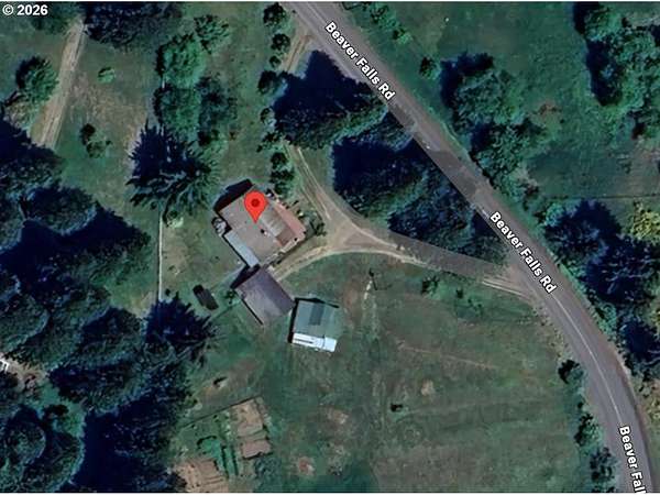 5.52 Acres of Land with Home for Sale in Clatskanie, Oregon