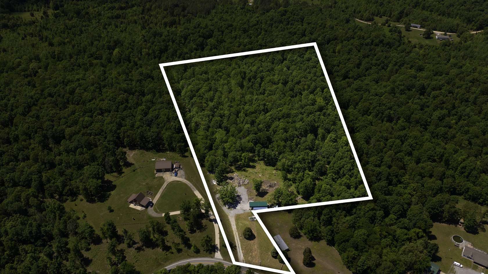 5 Acres of Residential Land for Sale in Indian Mound, Tennessee