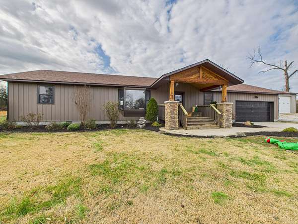 2.9 Acres of Residential Land with Home for Sale in Poplar Bluff, Missouri