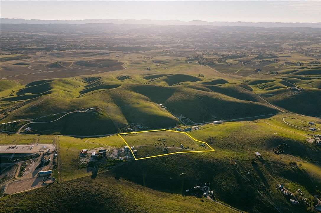 10 Acres of Land for Sale in Paso Robles, California