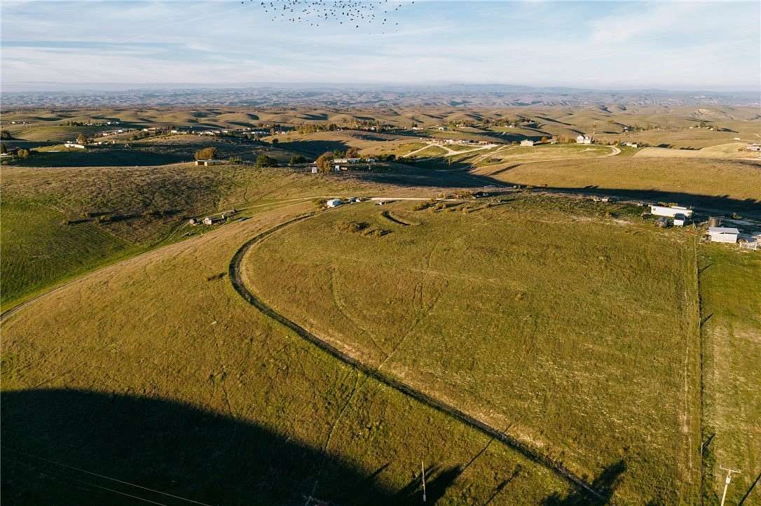 10 Acres of Land for Sale in Paso Robles, California