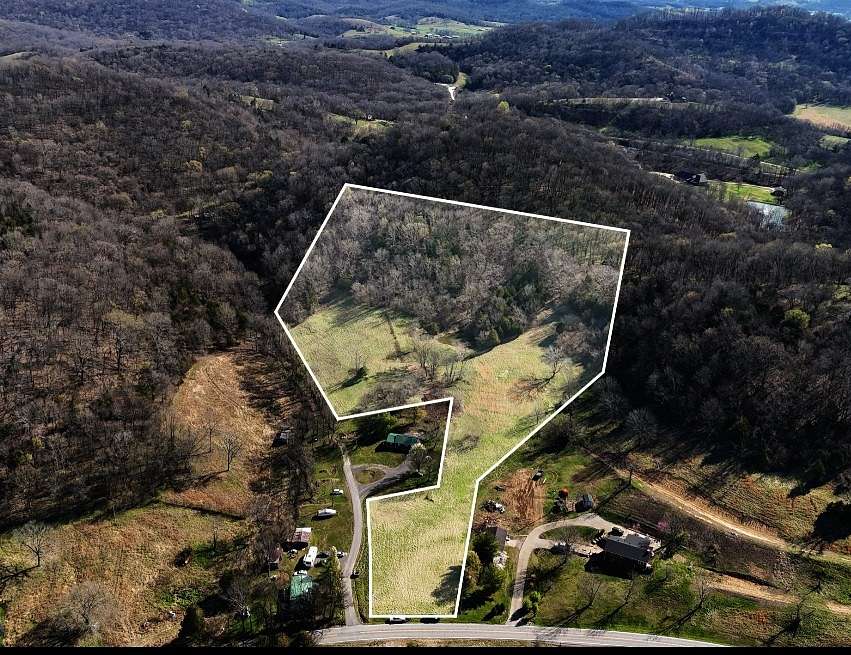 11 Acres of Land for Sale in Bethpage, Tennessee