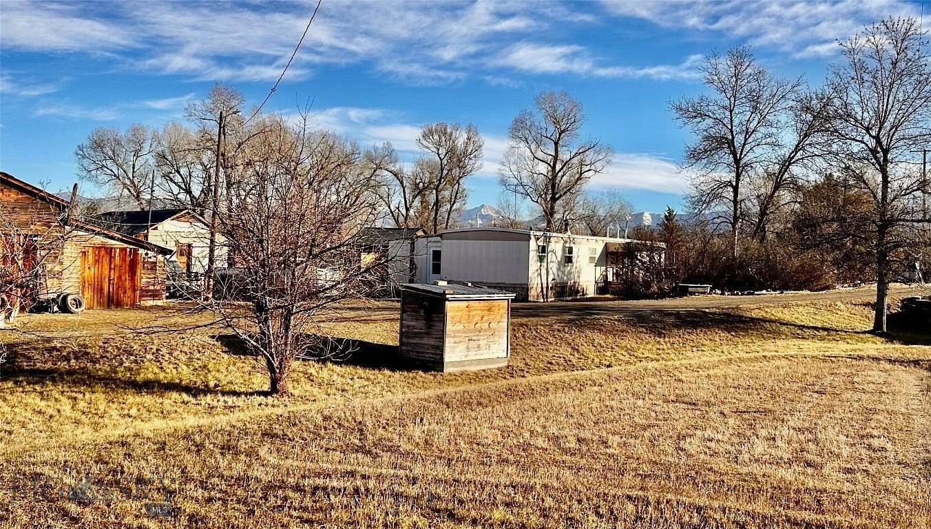 0.93 Acres of Improved Residential Land for Sale in Manhattan, Montana