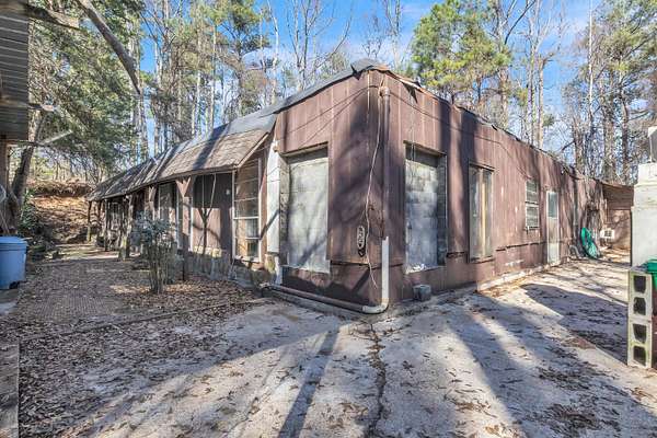 5.68 Acres of Residential Land with Home for Sale in Gordo, Alabama