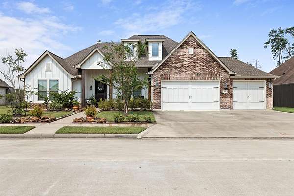 44.6 Acres of Land with Home for Sale in Lumberton, Texas