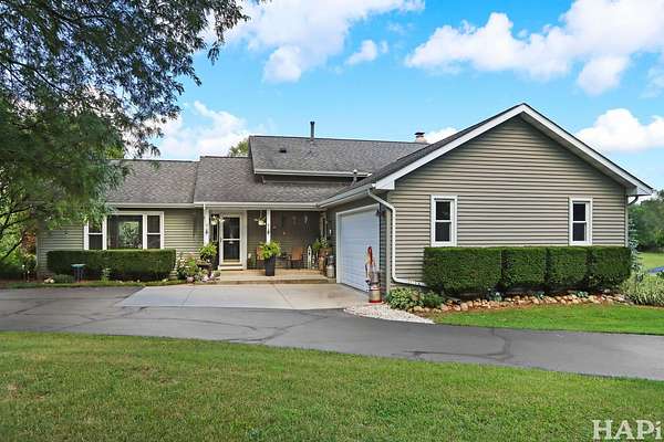 4.71 Acres of Residential Land with Home for Sale in Spring Grove, Illinois