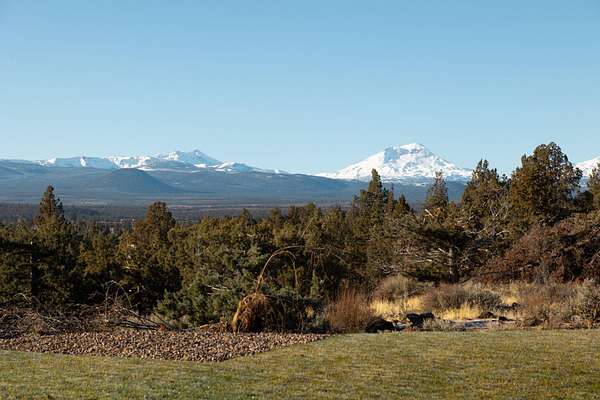 6.9 Acres of Residential Land with Home for Sale in Bend, Oregon