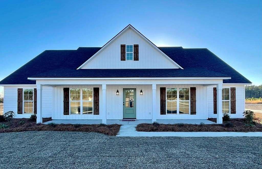 3 Acres of Land with Home for Sale in Nashville, Georgia