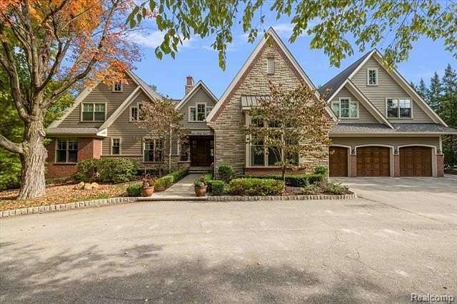 1.53 Acres of Land with Home for Sale in Bloomfield Hills, Michigan