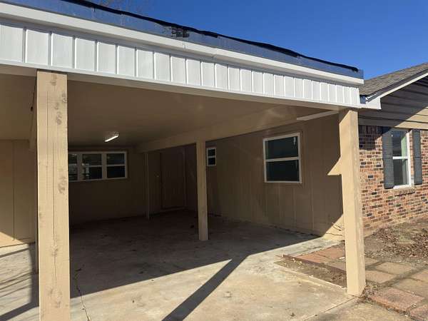 1.75 Acres of Residential Land with Home for Sale in Russellville, Arkansas